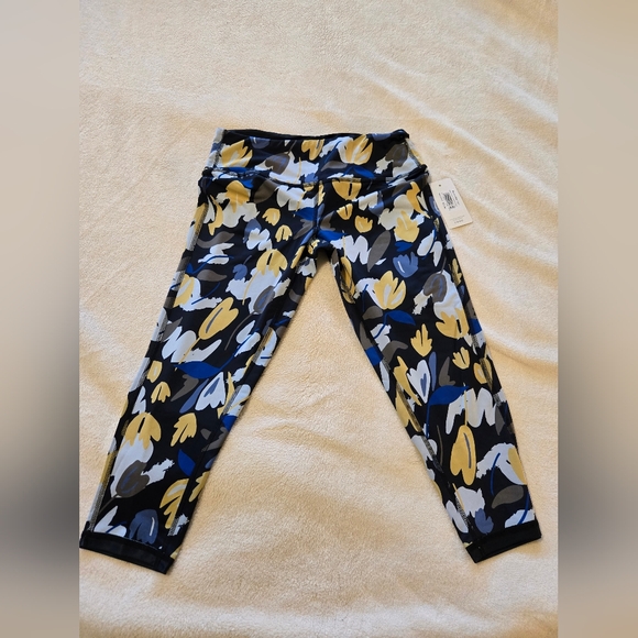 Peach reversible legging floral and black NWT - Picture 1 of 4